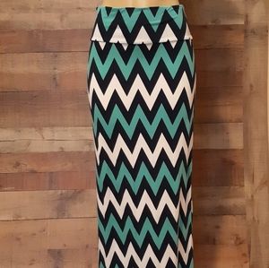 Rue  21      Blue and White Maxi Skirt